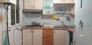 خرید آپارتمان گلبرگ غربی ۴۸ متری ۱ خوابه  ۲۷ ساله   قیمت روز - 7997360