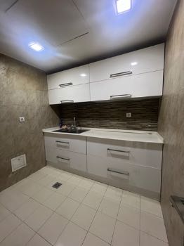 خرید دفتر کار فرشته مناسب کار ۹۰ متری ۴ ساله  - طبقه: سوم - - 7138377